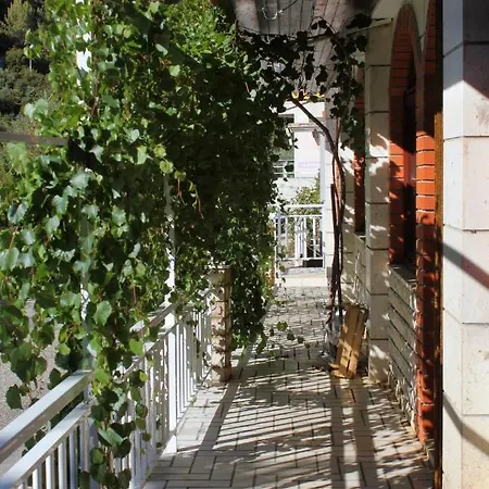 Apartments By The Sea Brna, Korcula - 9162 *