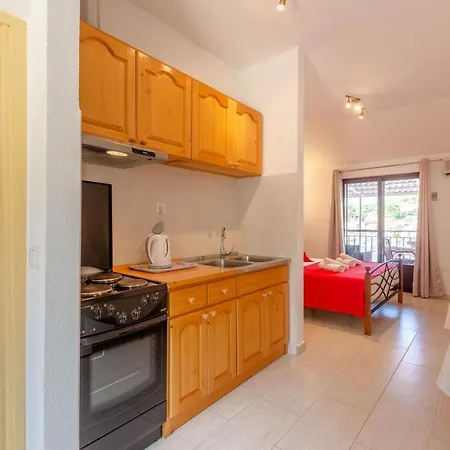 Apartments By The Sea Brna, Korcula - 9162 *