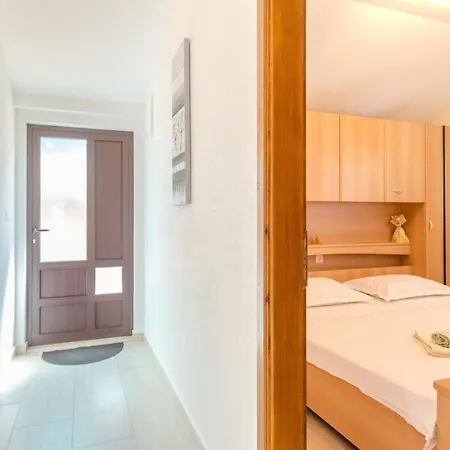 Apartments By The Sea Brna, Korcula - 9162 Apartman